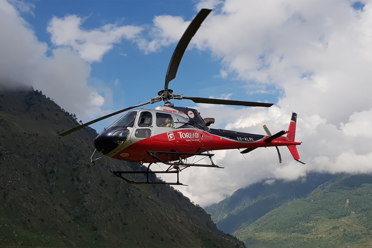 kallapathar to lukla helicoopter image