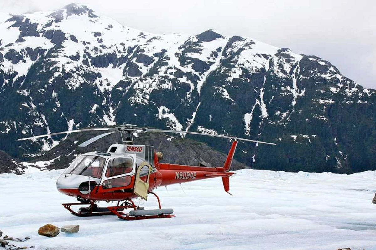 gorakshep to lukla helicoopter image