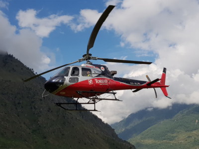 Everest Base Camp Helicopter Tour Landing at Everest View Hotel